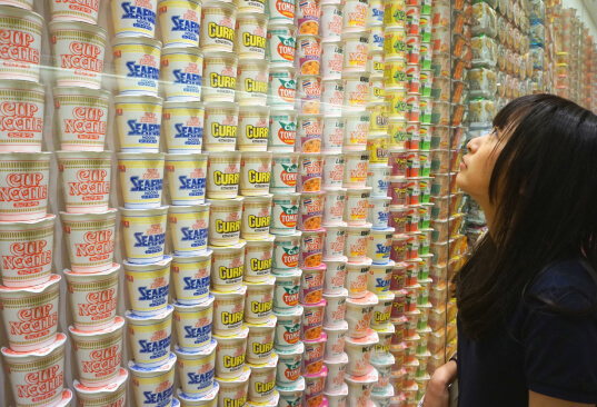 Cup Noodles ra đời nhờ vào chuyến bán hàng tại Hoa Kỳ.