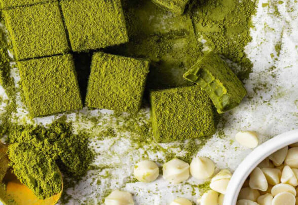 Nama choco (chocolate tươi) vị matcha mềm mịn, tan chảy trong miệng.