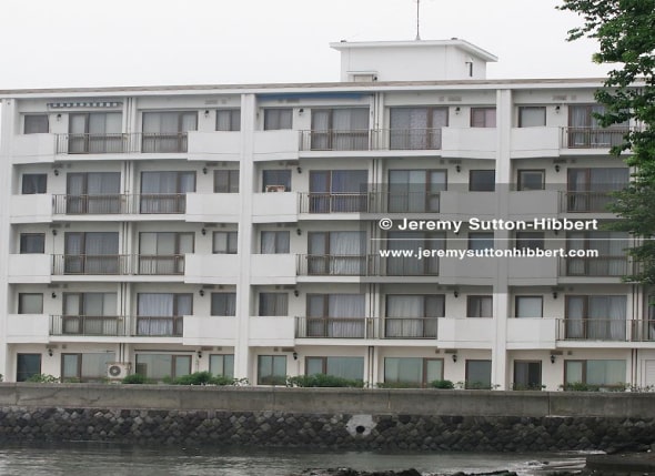 Khu chung cư nơi có căn hộ của Joji Obara.