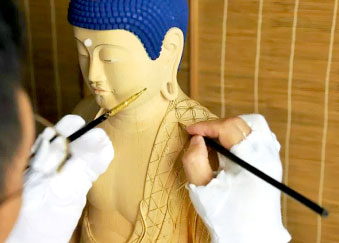 Dán các sọc lá vàng