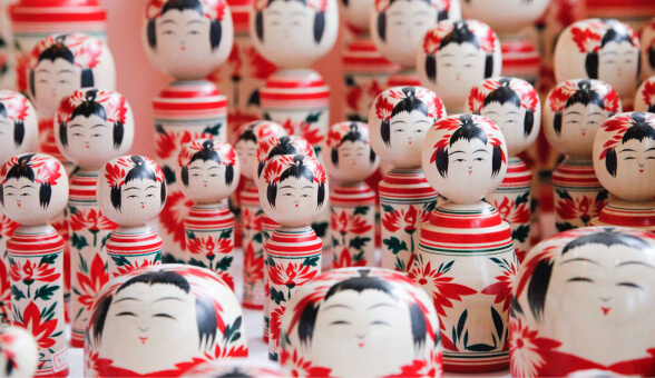 Búp bê Kokeshi.