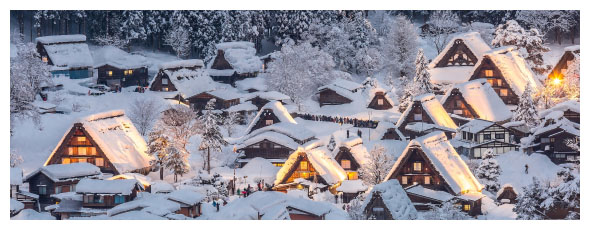 Những ngôi nhà cổ ở Shirakawa chìm trong tuyết, đem tới một khung cảnh đẹp như phim.