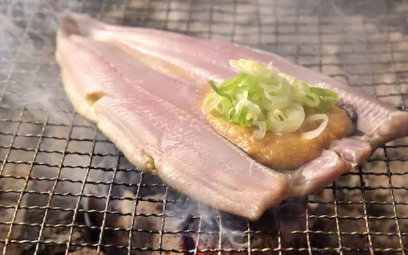 cá nướng, cơm nhum Nhật