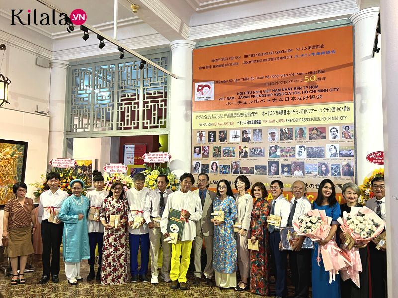 tặng hoa cho các họa sĩ tặng hoa cho các họa sĩ