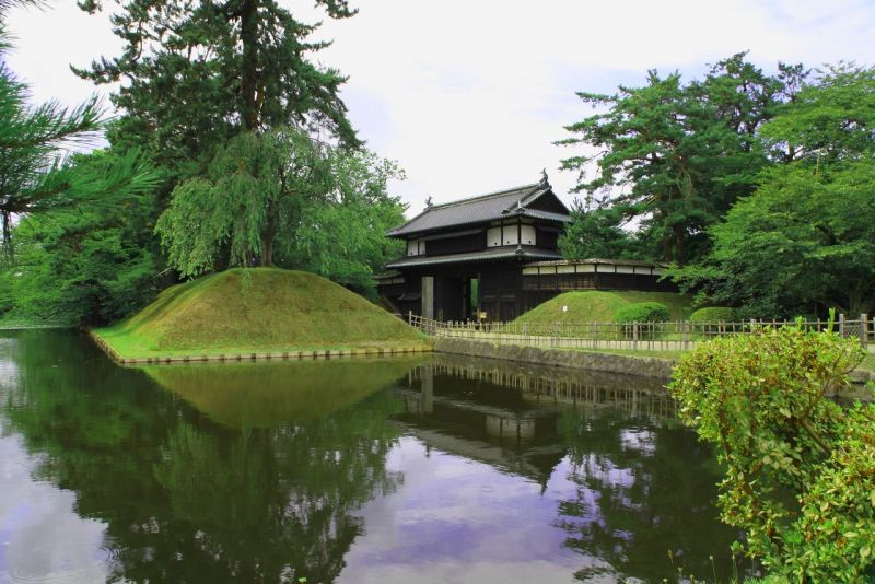 Dorui trong sannomaru của lâu đài Hirosaki, tỉnh Aomori.
