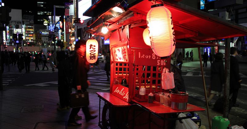 Takoyaki trên đường phố Tokyo