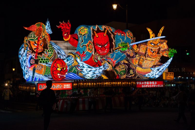 đèn lồng Nebuta