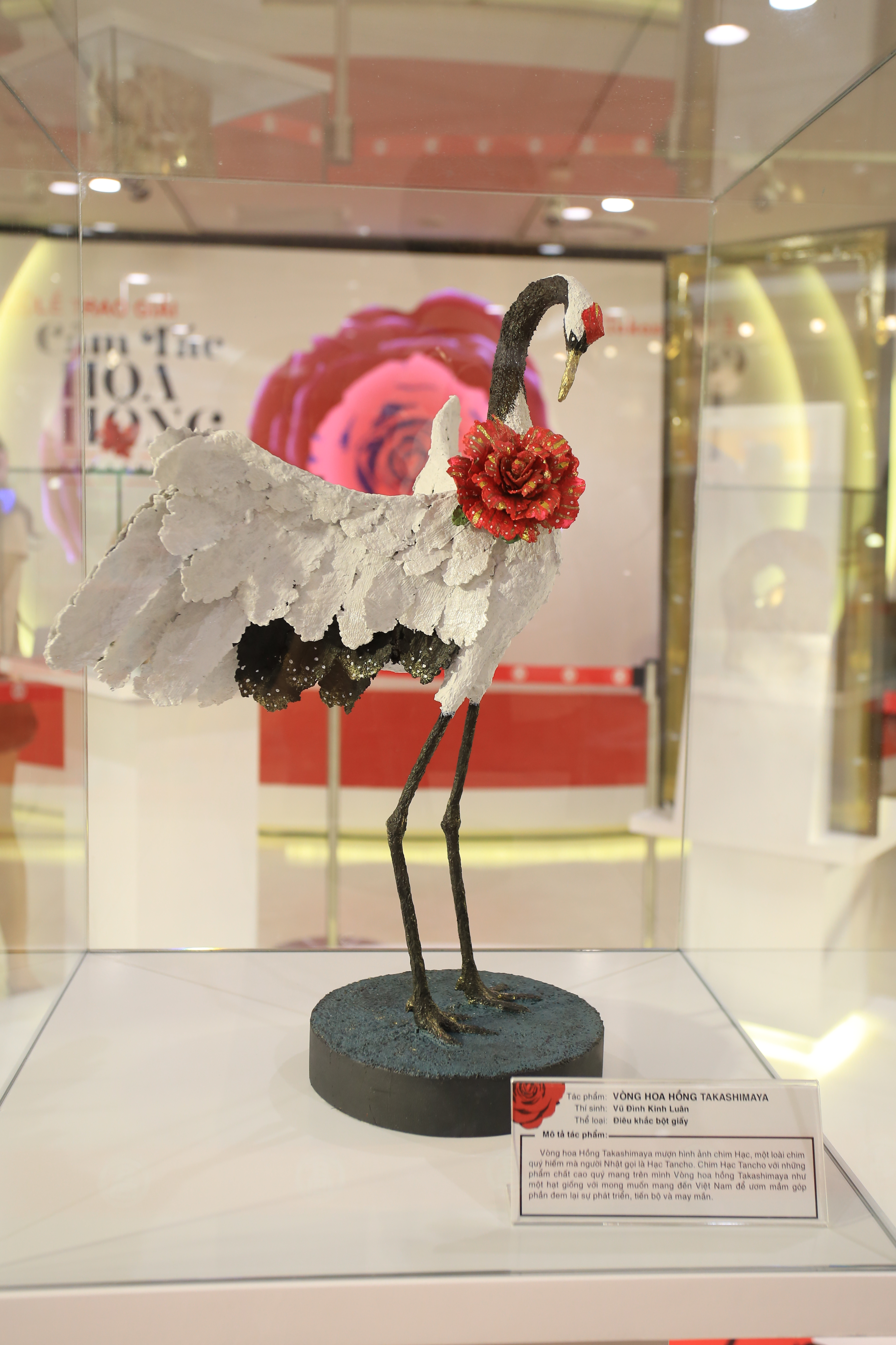 Vòng hoa hồng Takashimaya