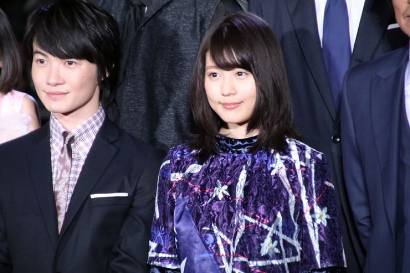 Kasumi Arimura diện đầm xuyên thấu đầy quyến rũ tại sự kiện chiếu thử phim “Sangatsu no Lion”