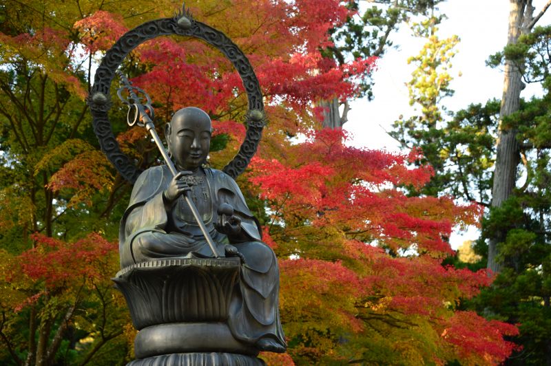 tượng Phật vườn thiền ở Entsuin