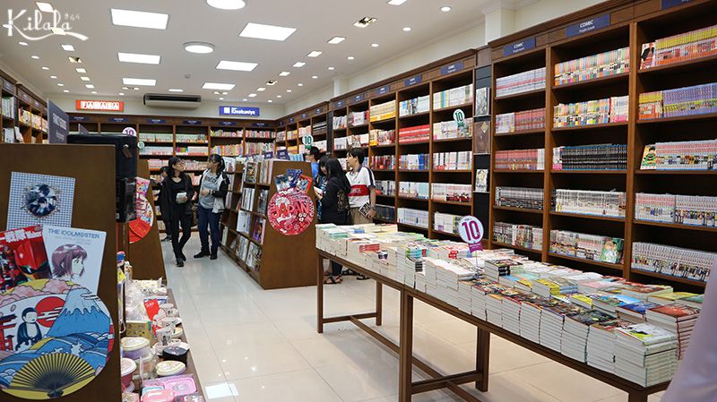 sách tiếng Nhật ở tầng lửng