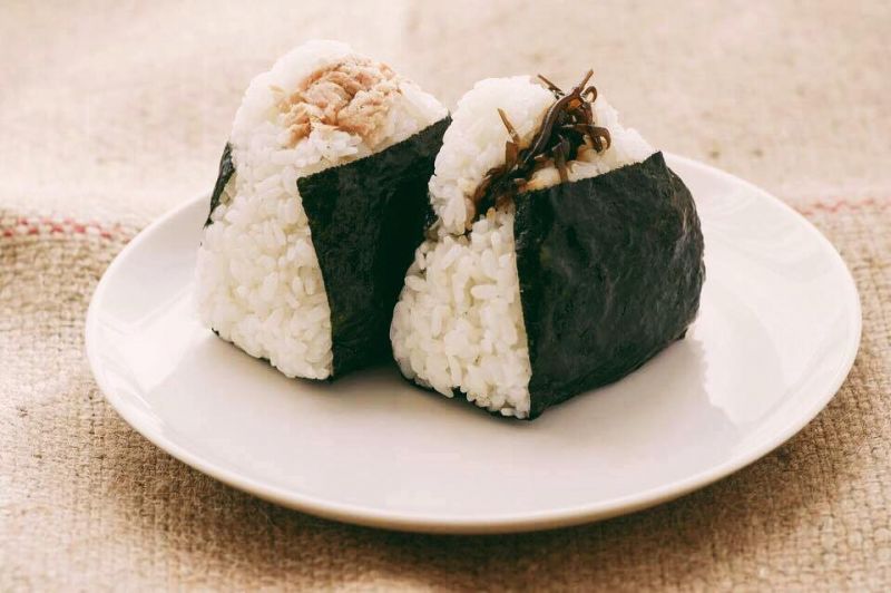 Cơm nắm (Onigiri)