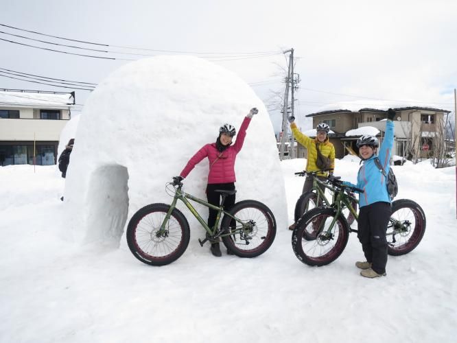 Đạp xe trong tuyết