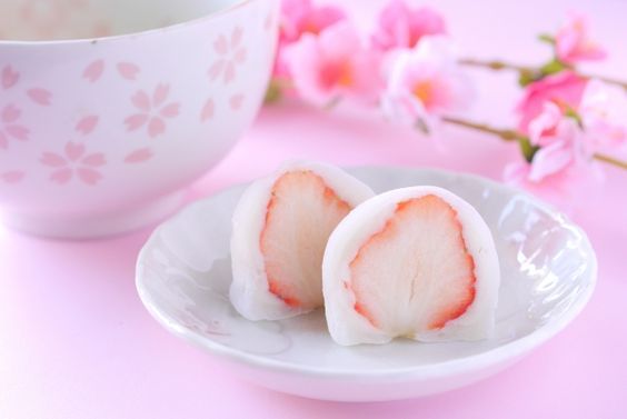 Ichigo Daifuku trông như quốc kỳ Nhật Bản