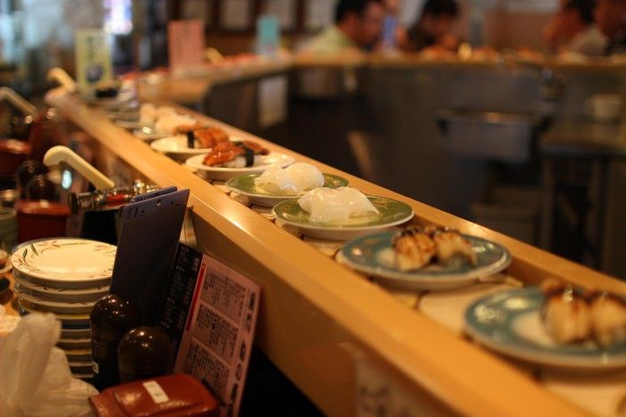 Sức hút bí ẩn của Kaitenzushi – Sushi quốc dân ở Nhật
