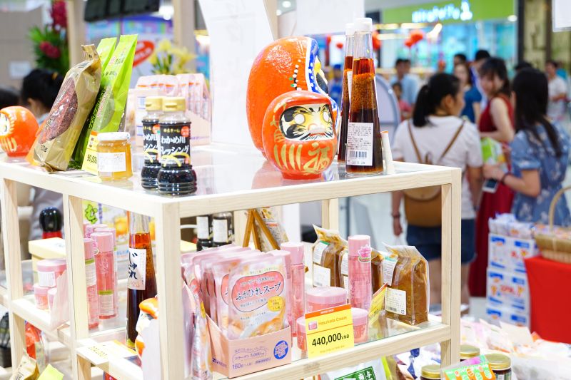 hàng hóa đa dạng