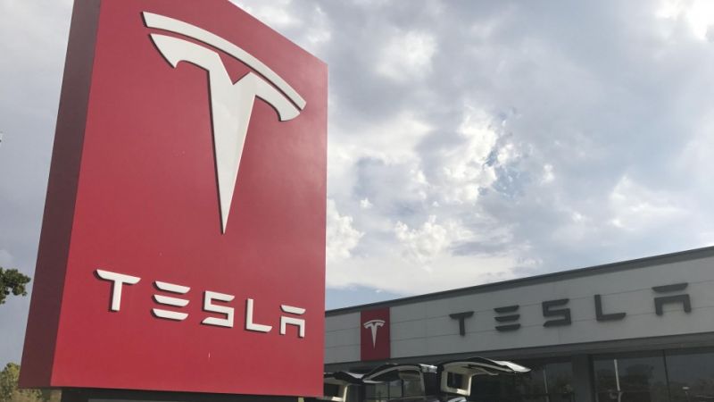 Tesla vượt Toyota trở thành nhà sản xuất ô tô hàng đầu Tesla vượt Toyota trở thành nhà sản xuất ô tô hàng đầu