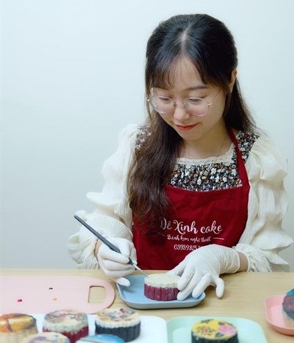 3年前に銀行を辞めてお菓子作りに専念するドゥオンさん　ⓒ Vietnam News