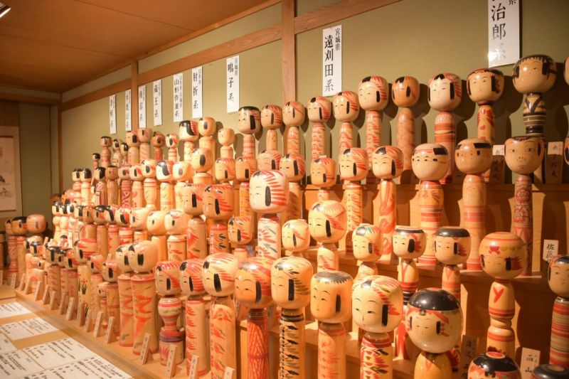 kokeshi kokeshi