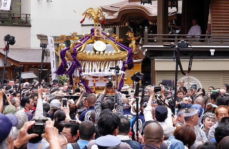 ruoc-den-tho-mikoshi