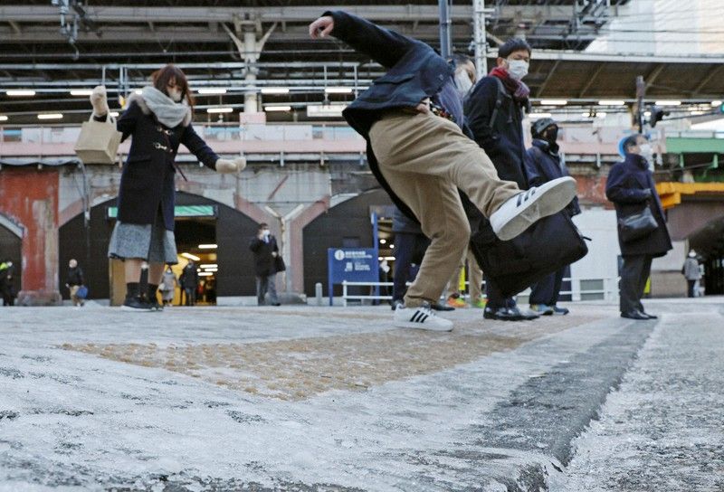 trượt ngã do băng tuyết trượt ngã do băng tuyết