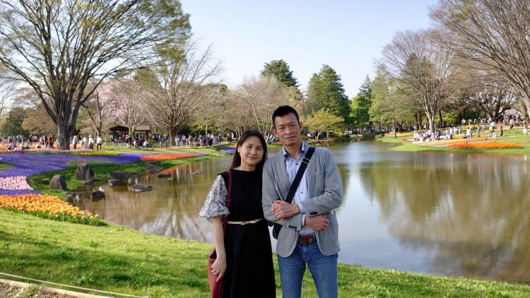 anh Huy và vợ anh Huy và vợ