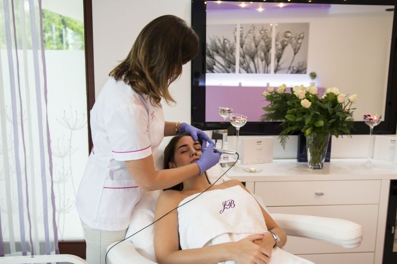 makeup-gf88f3bb87_1920.jpg makeup-gf88f3bb87_1920.jpg