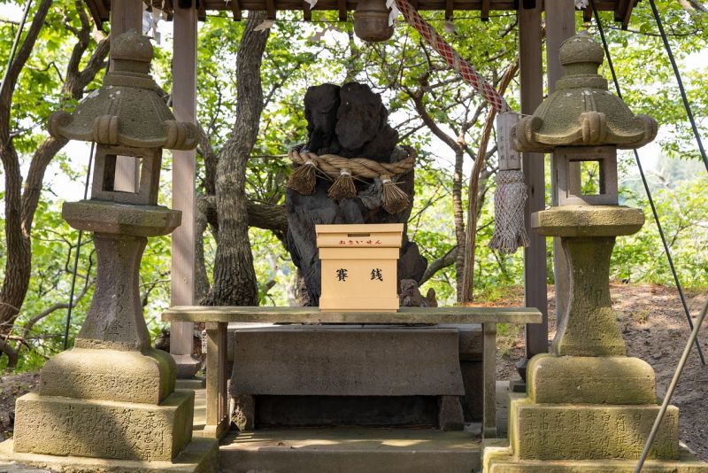 Đền thờ Myobu nổi tiếng với những người đang tìm kiếm tình yêu. Ảnh: Nippon