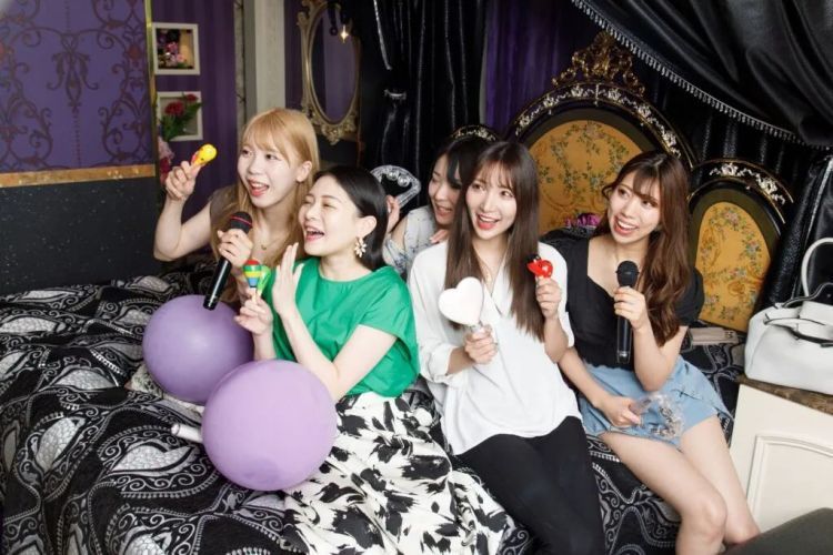 những cô gái tụ họp những cô gái tụ họp