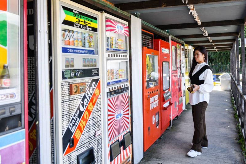 100 máy bán hàng tự động ở Sagamihara, tỉnh Kanagawa