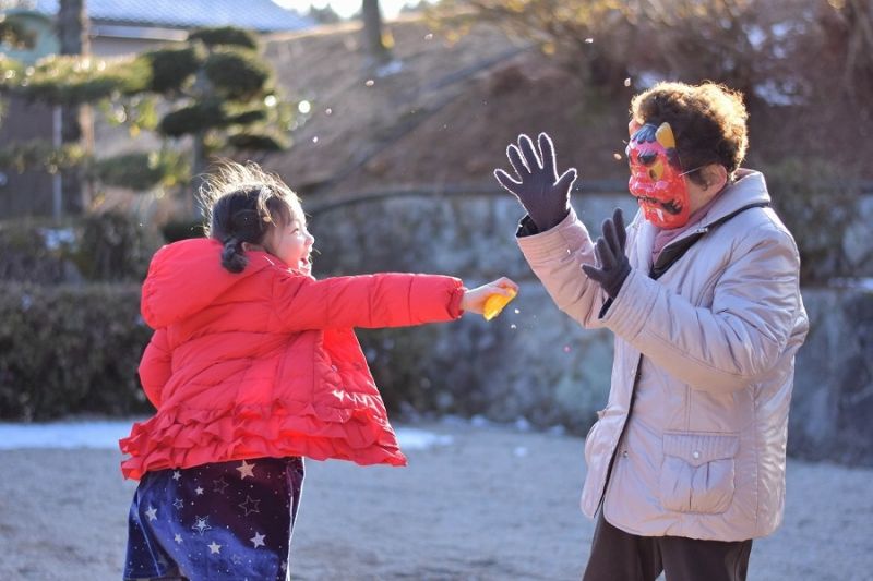 ném đậu ném đậu