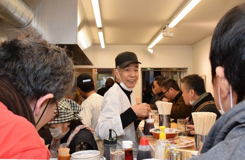 Ông Inoue tại nhà hàng mới