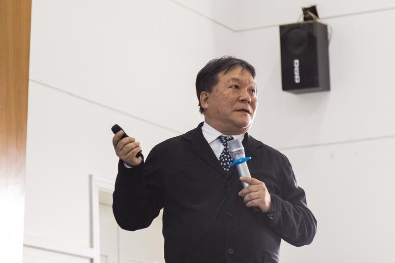 giáo sư Aida giáo sư Aida