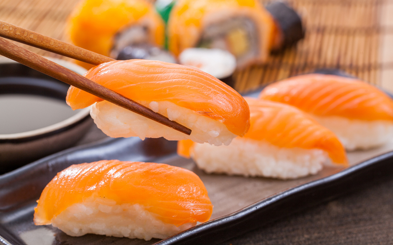Sushi cá hồi sushi-ca-hoi