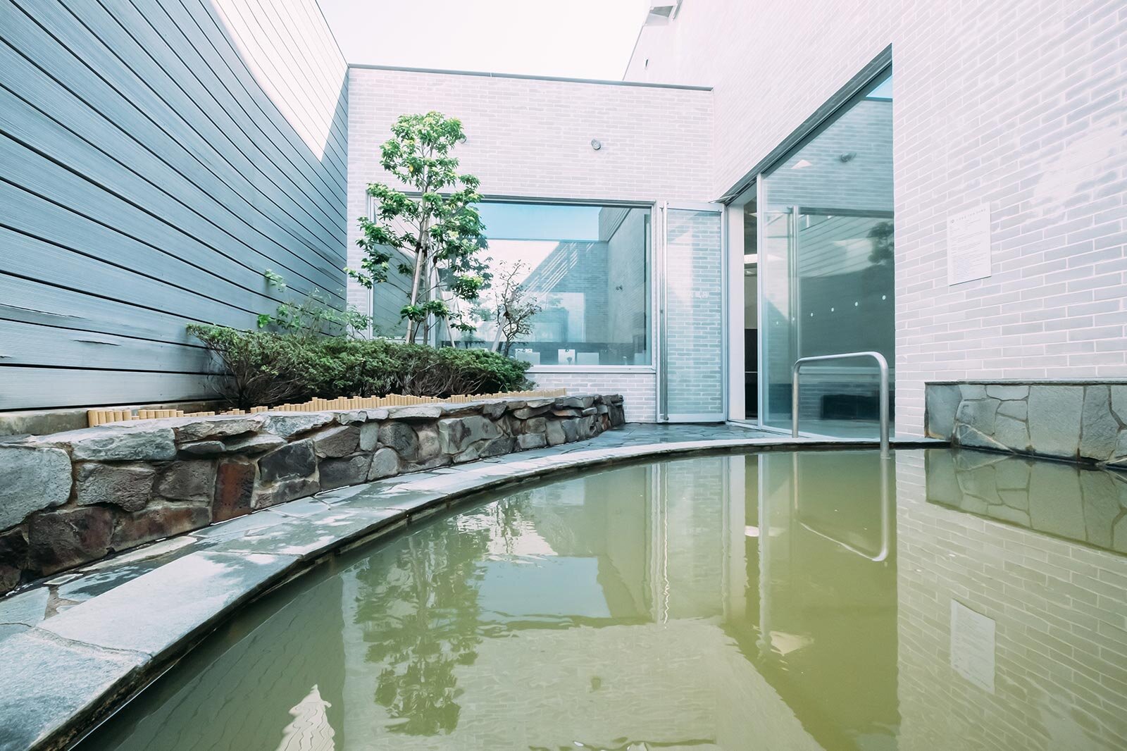 hisamatsuyu-outside-pool2 hisamatsuyu-outside-pool2