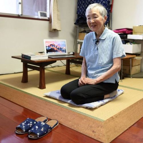 Ngồi thẳng lưng, một trong những bí quyết sống lâu của người Nhật