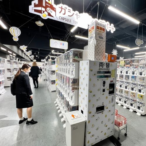 Khám phá cửa hàng gachapon lớn nhất thế giới