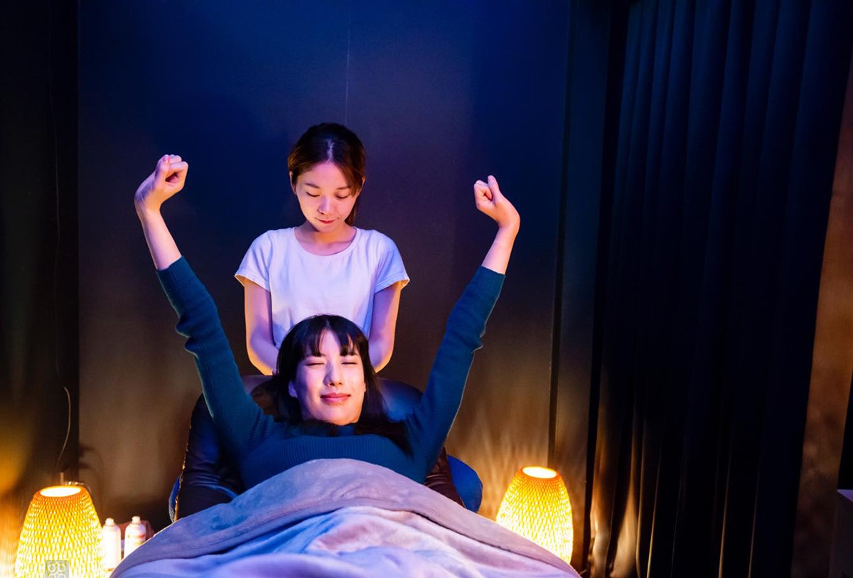 Massage đầu ở Goku no Kimochi giúp cơ thể và tâm trí được thư giãn sâu. massage-dau-o-goku-no-kimochi