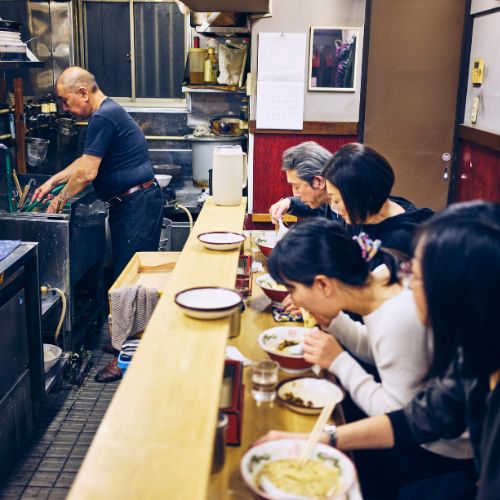 “Chỉ tiếp khách Nhật Bản” – Liệu các quán ăn ở Nhật có đang phân biệt đối xử?