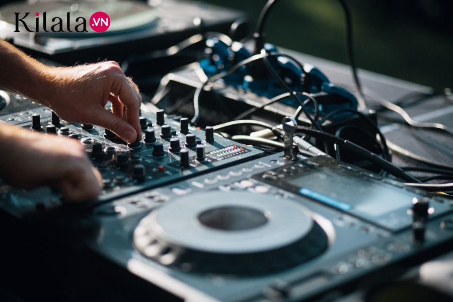 DJ DJ (2)
