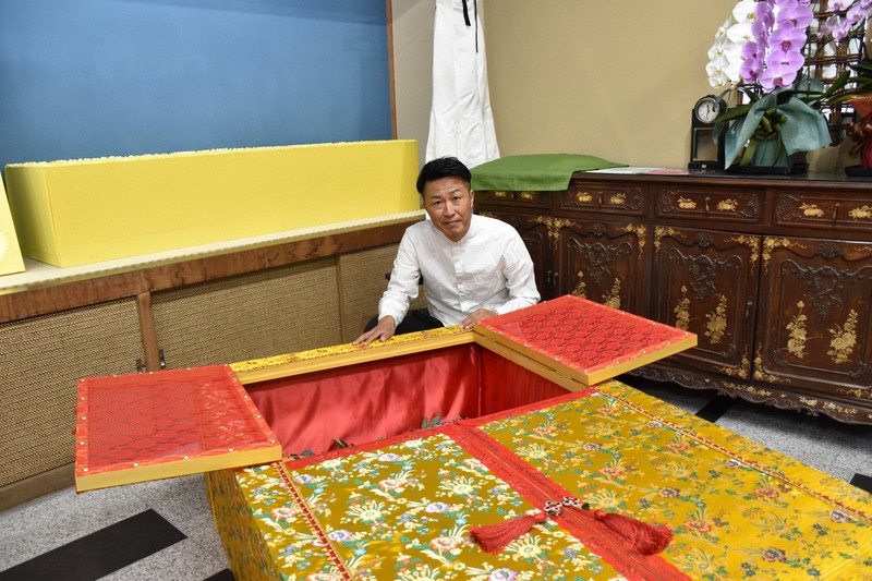 trải nghiệm bên trong quan tài quan-tai