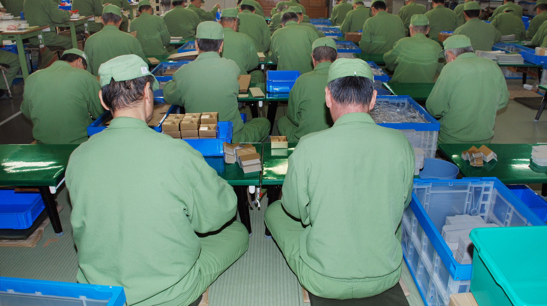 Các tù nhân tham gia sản xuất cong-viec-cua-tu-nhan