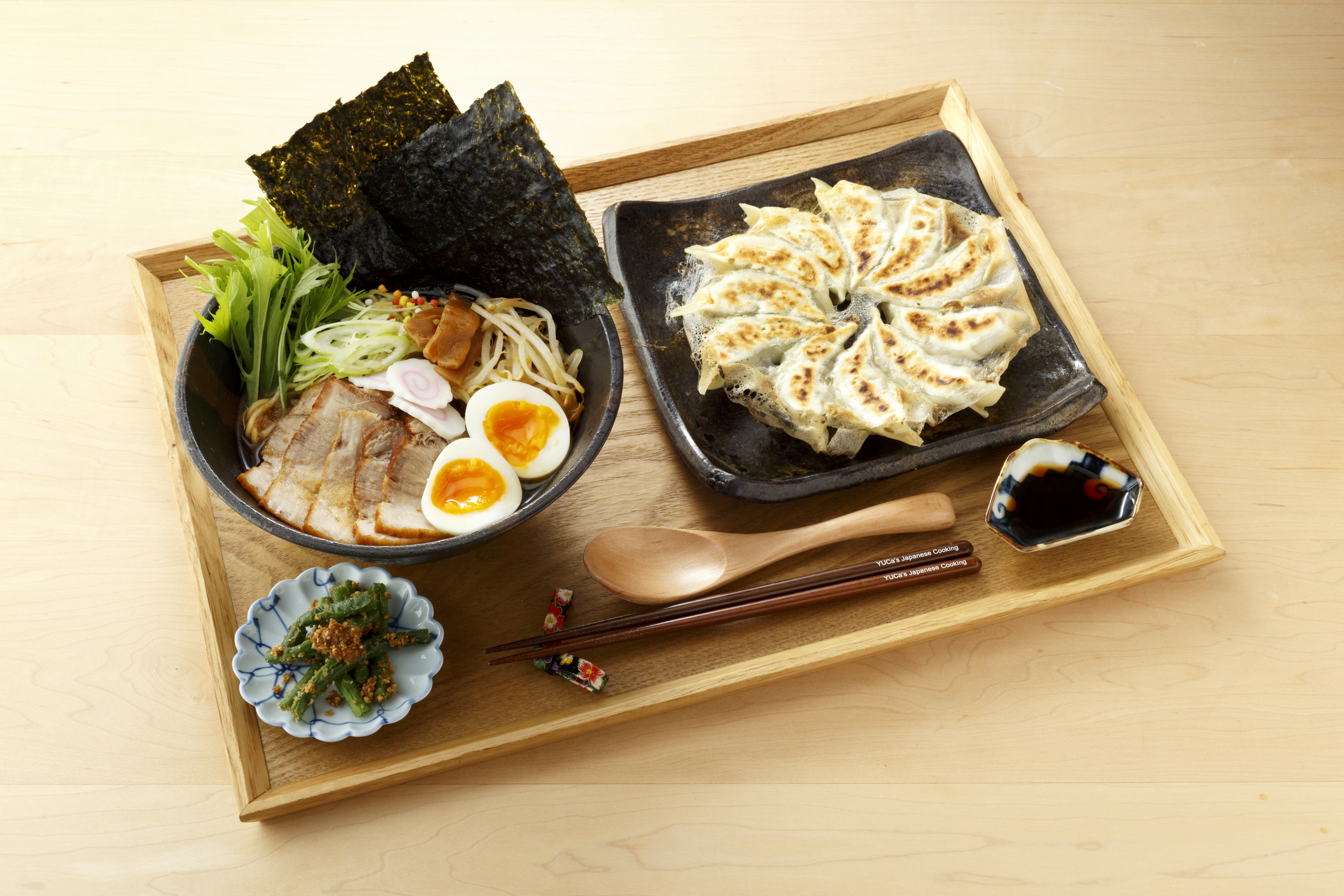 Gyoza ăn cùng ramen gyoza-an-cung-ramen