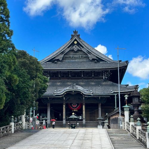 Một đền thờ ở Aichi áp dụng thanh toán điện tử cho nghi thức cầu nguyện