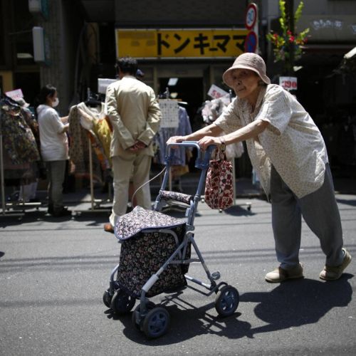 Những đứa con “hikikomori” tuổi trung niên bỏ rơi cha mẹ già