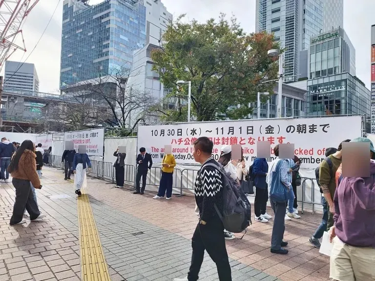 Rào chắn và vách ngăn được dựng lên ở Shibuya hồi lễ Halloween rao-chan