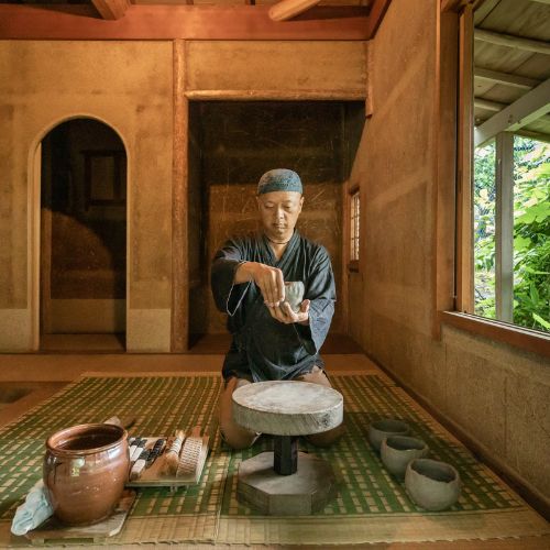 Nước Nhật đã bảo tồn và phát triển nghề thủ công truyền thống như thế nào?