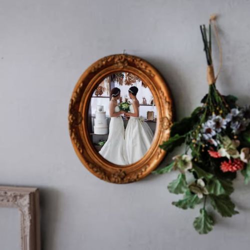 Hạnh phúc tràn màn hình với những bộ ảnh cưới của các cặp LGBTQ+ Nhật Bản