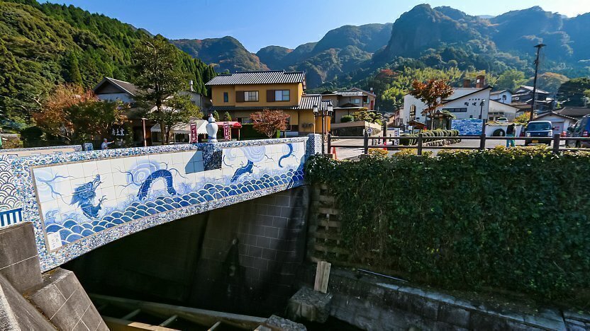 cầu gốm sứ cau-gom-su