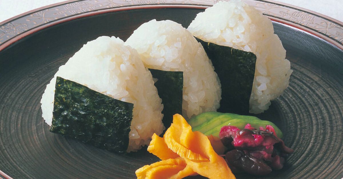 Onigiri -  "món ăn tâm hồn" của xứ Phù Tang